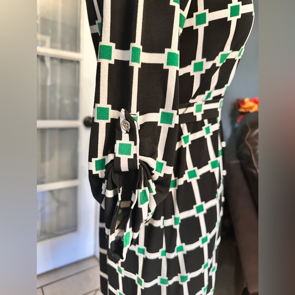 Versatile Green, White and Black Pencil Dress - Picture 5 of 8
